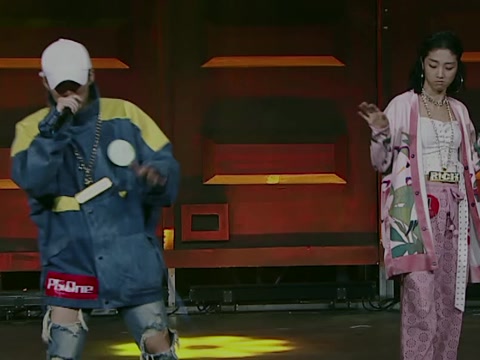 《中国有嘻哈》气氛粉红 Yamy和PG One要结