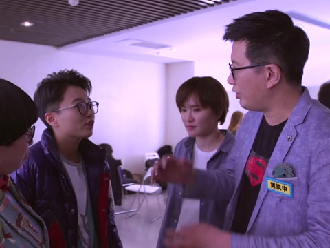 《奇葩说4》独家:黄执中携女友力赞邱晨